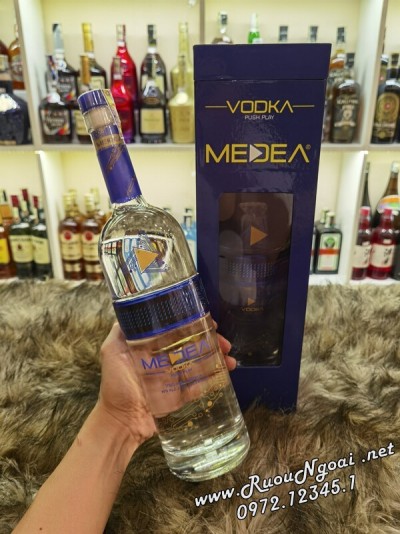 Rượu Vodka Medea đèn Led