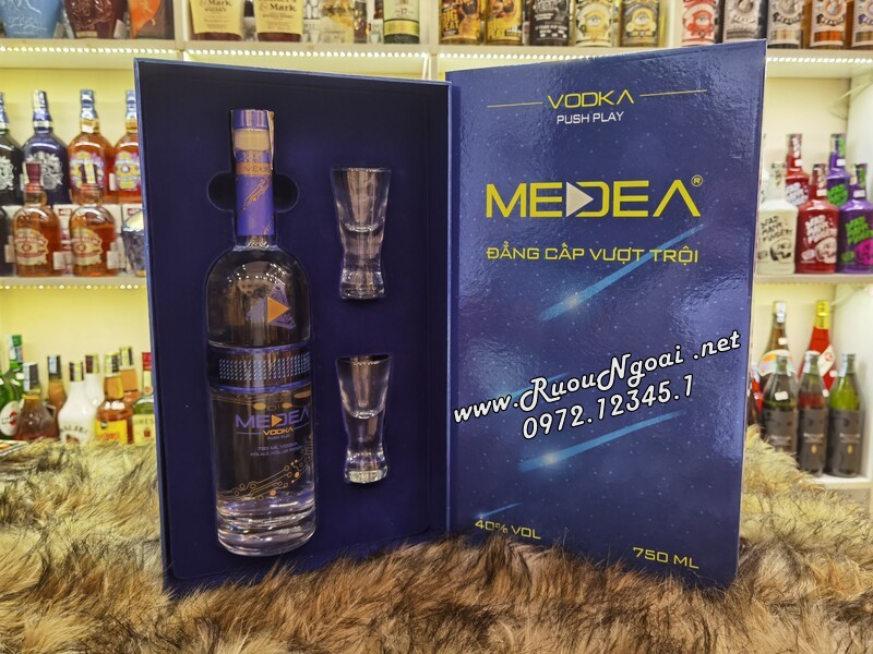 Rượu Vodka Medea 4